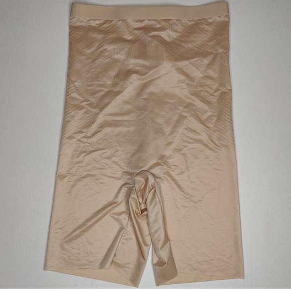 $72 Spanx M Thinstincts® 2.0 High-Waisted Mid-Thigh Short Shapewear Nylon Smooth - Picture 4 of 6